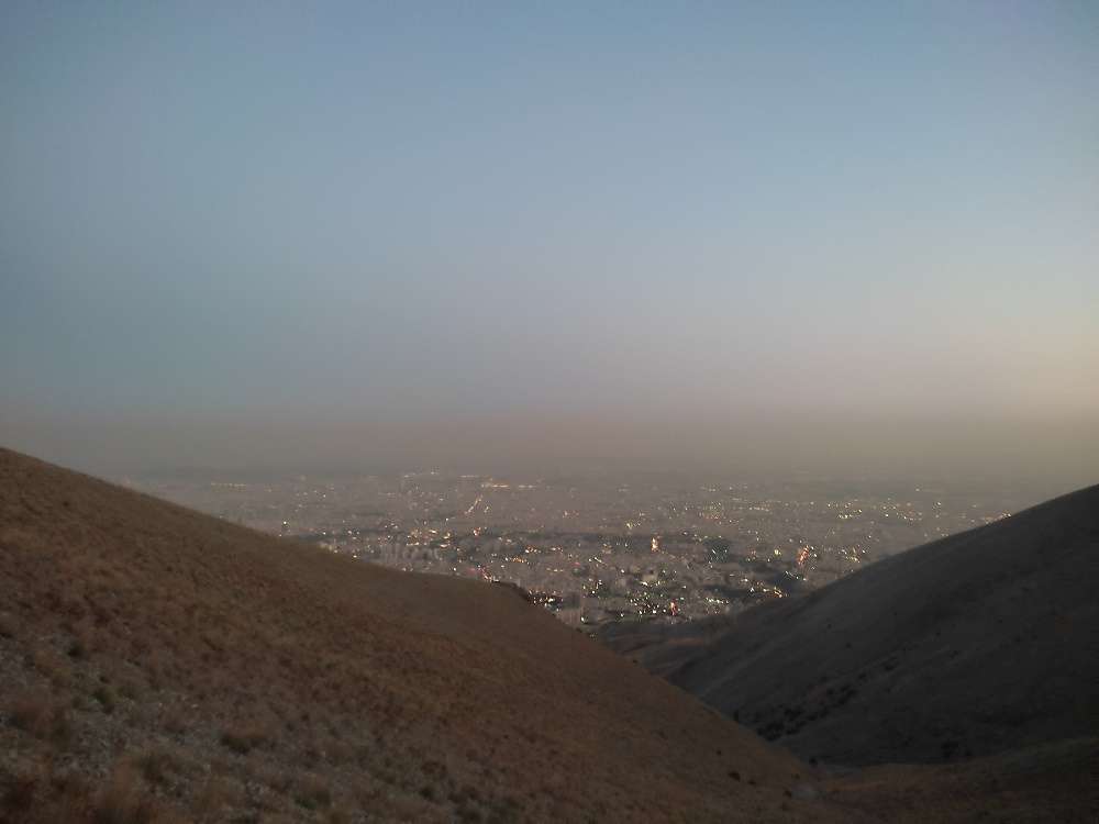 صعود به چین کلاغ از بام تهران